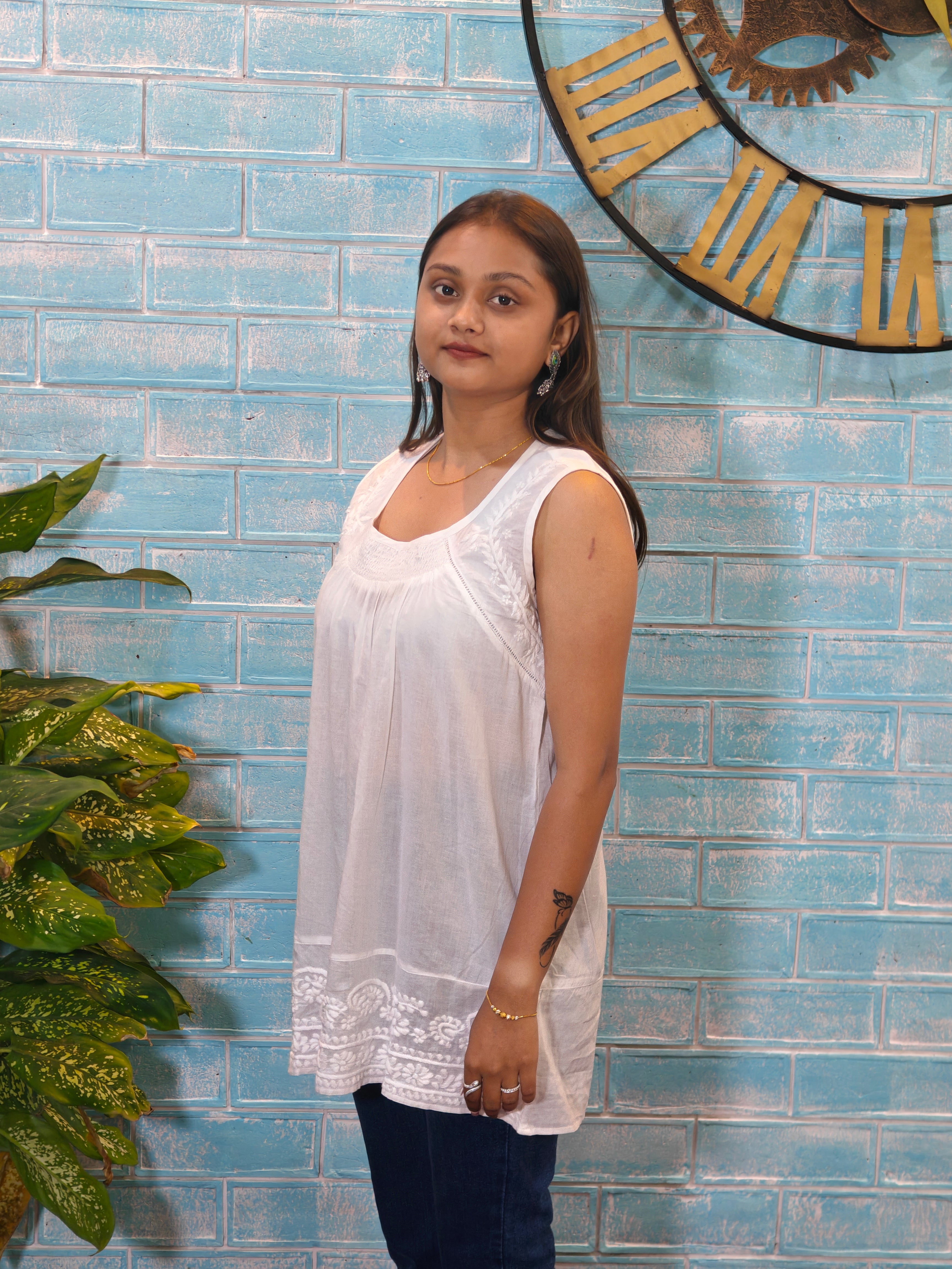 White Sleeveless Short Top